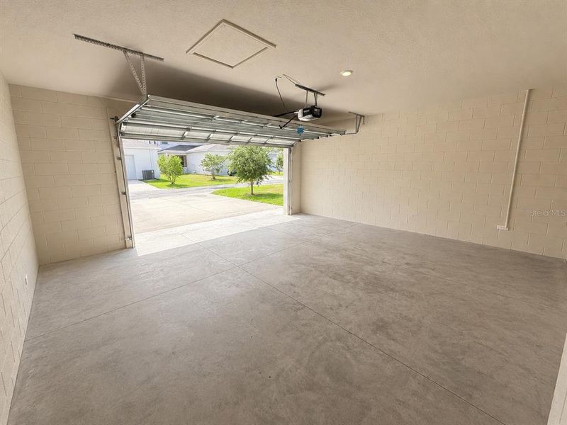 Spacious, unfurnished interior of a new home in Winding Meadows, Apopka (Image 18).
