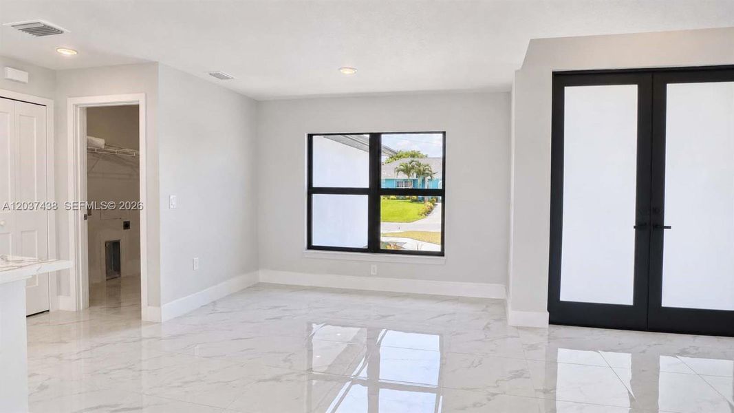 Spacious, unfurnished interior of a new home in , Lehigh Acres (Image 32).
