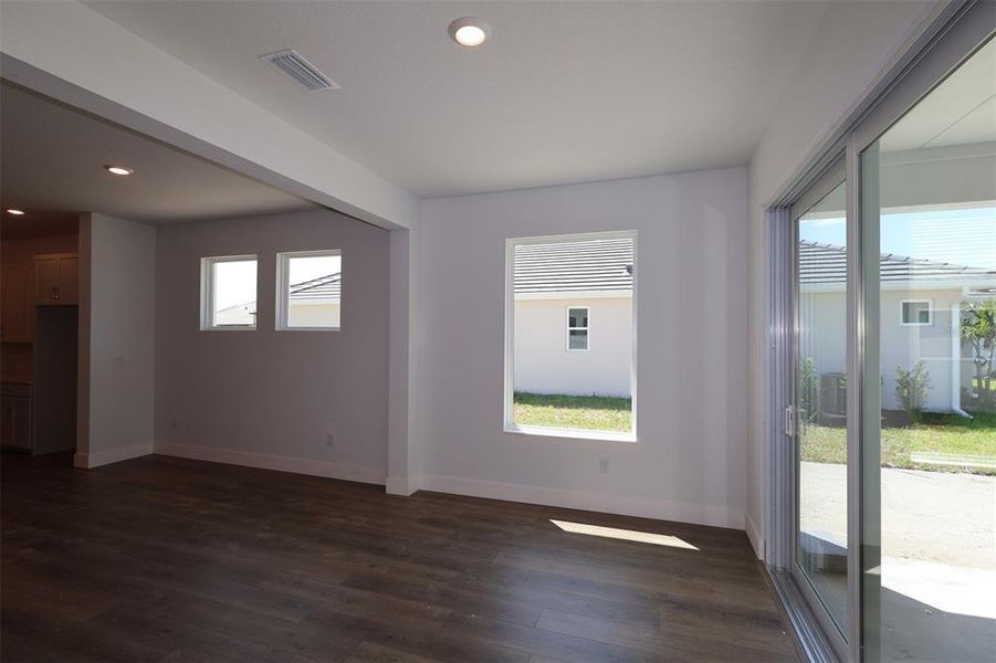 Spacious, unfurnished interior of a new home in Vistera of Venice – Cottage Series, Nokomis (Image 17).