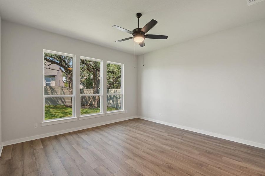 Spacious, unfurnished interior of a new home in Wolf Ranch, Georgetown (Image 30).