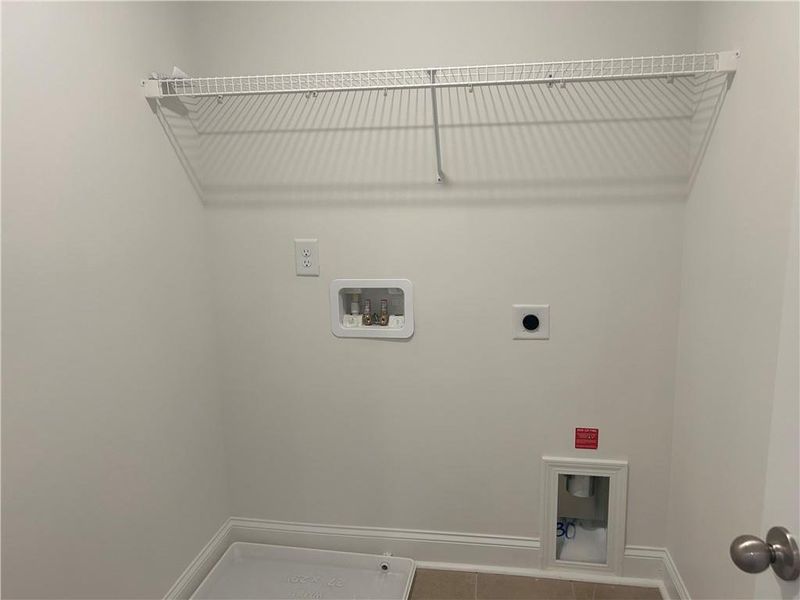 Spacious, unfurnished interior of a new home in Somerset at Riverbrook, Gainesville (Image 16).