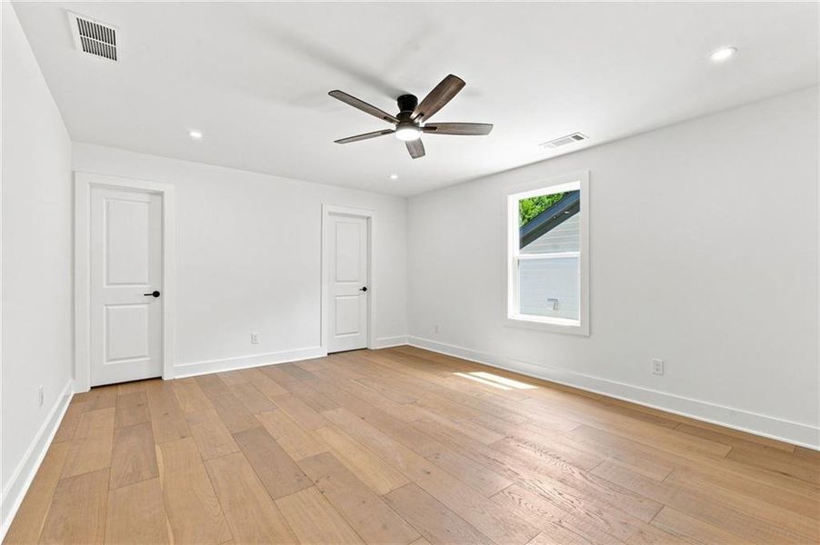 Spacious, unfurnished interior of a new home in , Sugar Hill (Image 25).