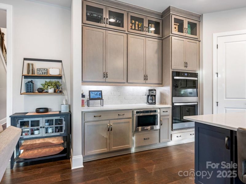 1st Flr, epicurean  Kitchen cabinets, quiet close drawers/doors, double oven; in-cabinet microwave