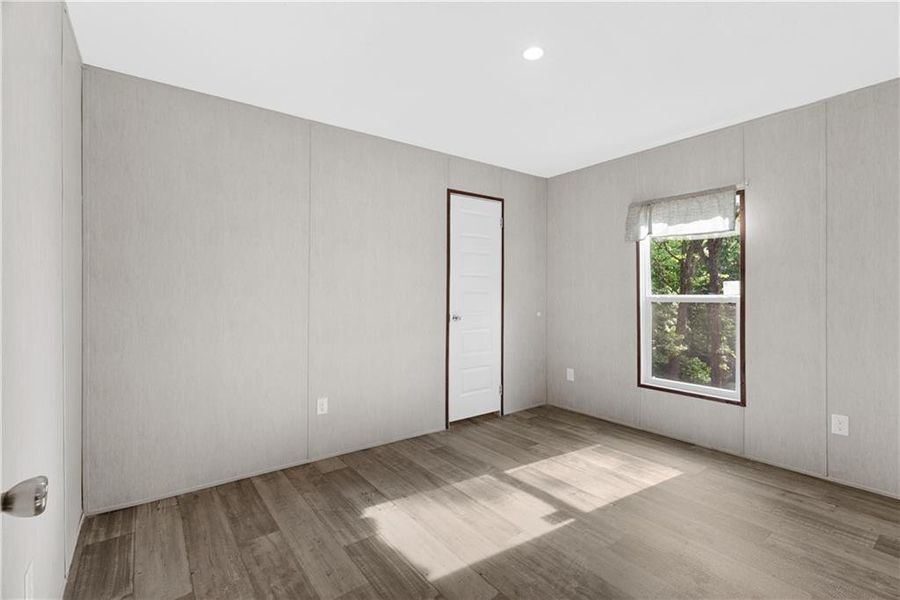 Spacious, unfurnished interior of a new home in , Resaca (Image 21).