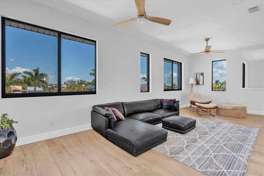 Furnished interior view inside a new home in , St. Petersburg (Image 33).