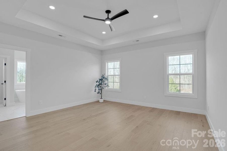 Spacious, unfurnished interior of a new home in , Lincolnton (Image 34).