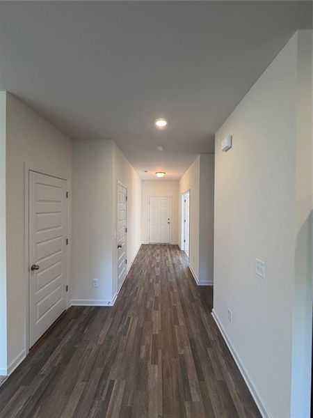 Spacious, unfurnished interior of a new home in Garrett Preserve, Hiram (Image 76). Spacious, unfurnished interior of a new home in Garrett Preserve, Hiram (Image 76).
