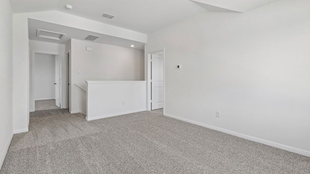 Spacious, unfurnished interior of a new home in Southgrove, Kyle (Image 28).