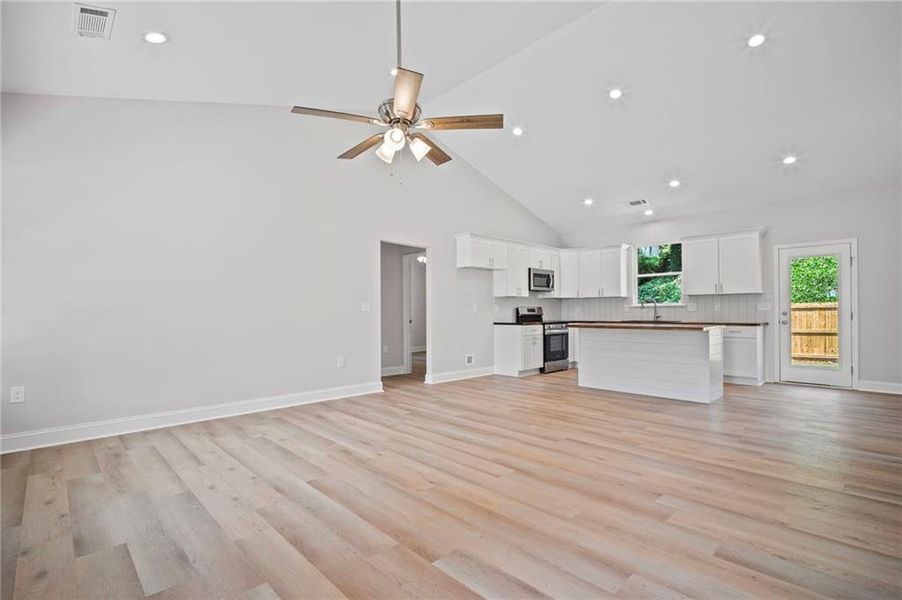 Spacious, unfurnished interior of a new home in , Canton (Image 12).