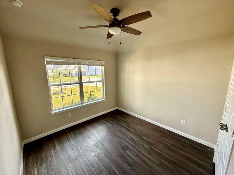 Spacious, unfurnished interior of a new home in Charleston Heights, Rosharon (Image 11).