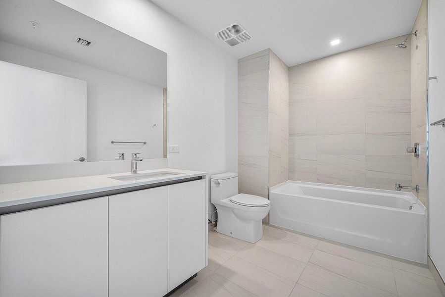 2nd bathroom