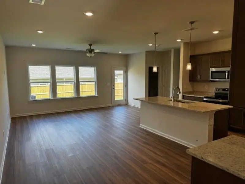 Spacious, unfurnished interior of a new home in , Jasper (Image 8).