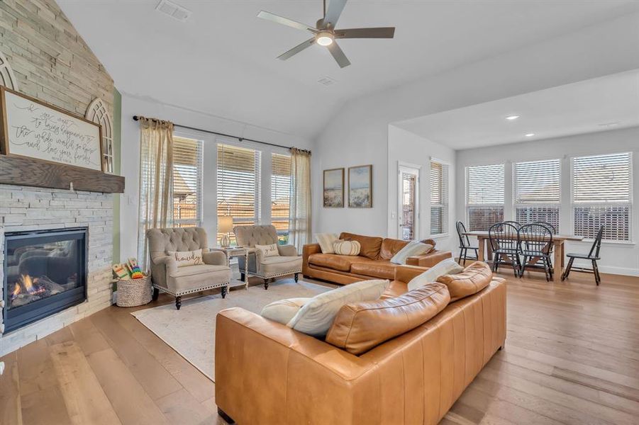 Furnished interior view inside a new home in Country Lakes Classic 50, Denton (Image 10). Furnished interior view inside a new home in Country Lakes Classic 50, Denton (Image 10).
