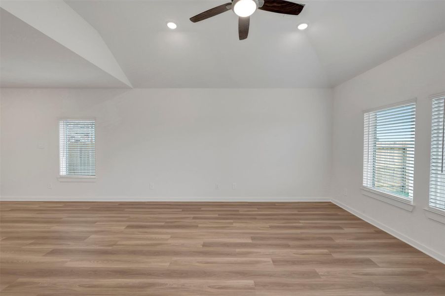 Spacious, unfurnished interior of a new home in Wildrye, Waller (Image 23).