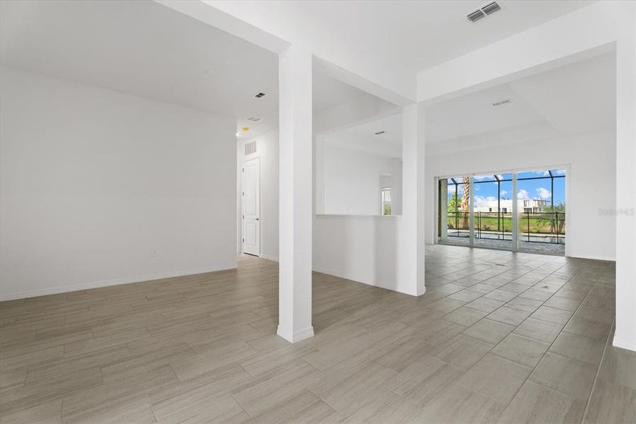 Spacious, unfurnished interior of a new home in Calusa Country Club, Lakewood Ranch (Image 14).