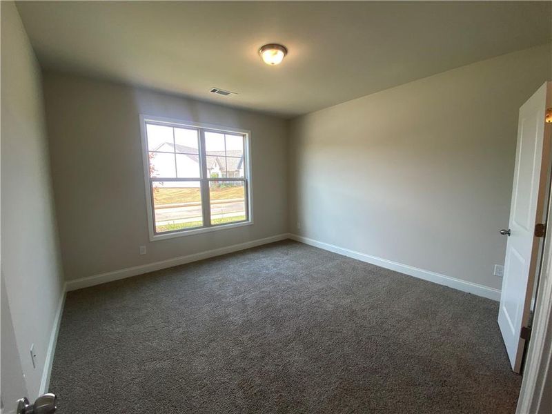 Spacious, unfurnished interior of a new home in , Jefferson (Image 25).