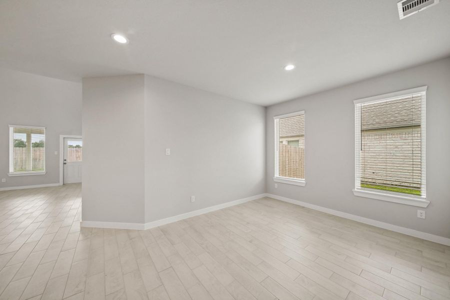 Spacious, unfurnished interior of a new home in Beacon Hill, Waller (Image 13). Spacious, unfurnished interior of a new home in Beacon Hill, Waller (Image 13).