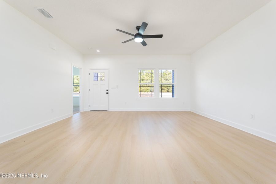 Spacious, unfurnished interior of a new home in , Keystone Heights (Image 12).