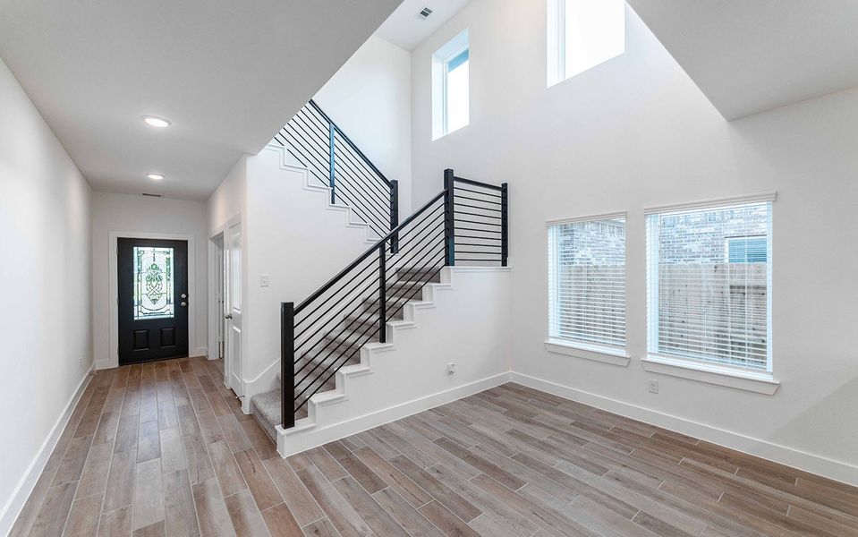 Spacious, unfurnished interior of a new home in River Ranch Meadows, Dayton (Image 13).