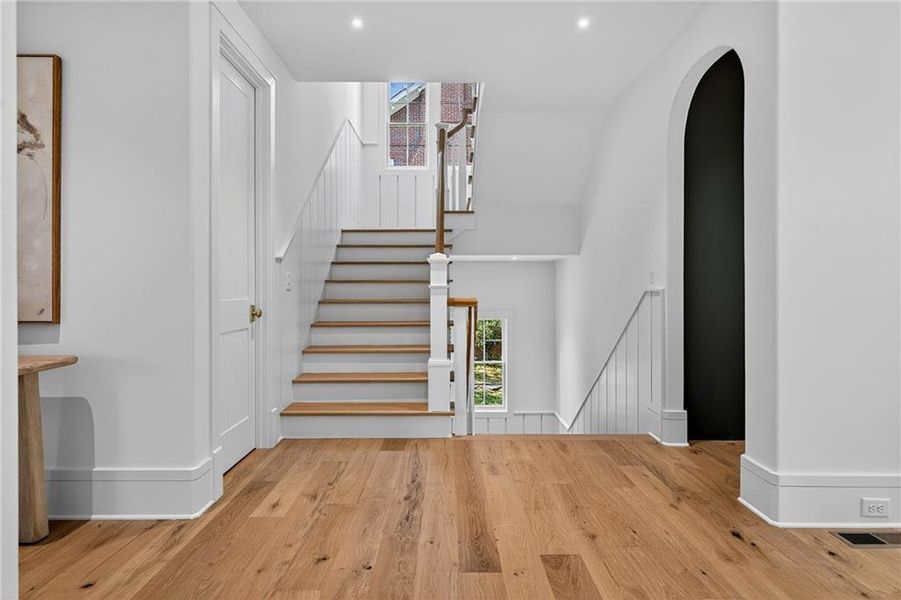 Spacious, unfurnished interior of a new home in , Atlanta (Image 48).