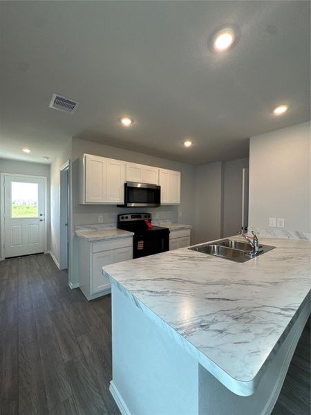 Furnished interior view inside a new home in Santa Fe, Cleveland (Image 10).