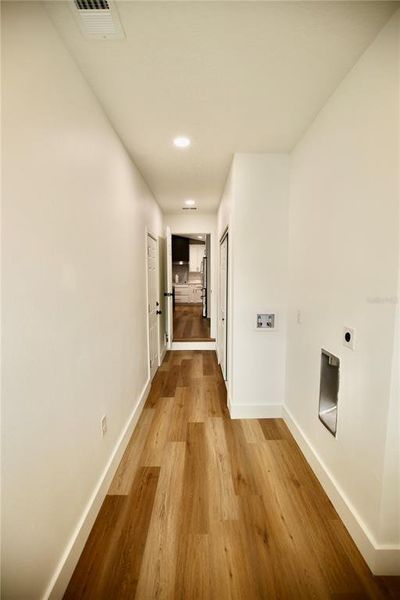 Spacious, unfurnished interior of a new home in , Orlando (Image 36).