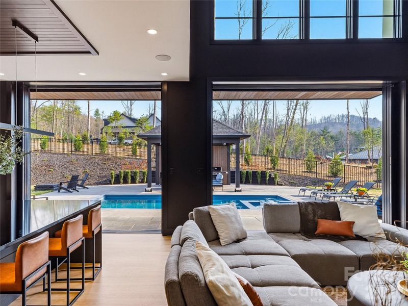 Community amenities in , Asheville (Image 31).