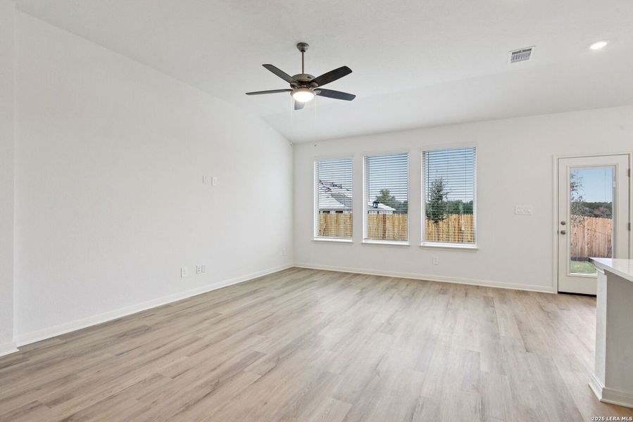 Spacious, unfurnished interior of a new home in Fox Falls, Boerne (Image 17).