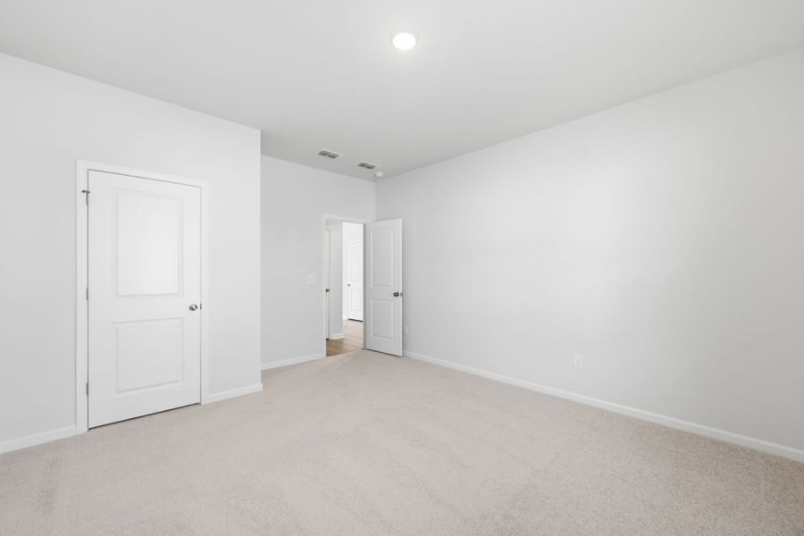 Spacious, unfurnished interior of a new home in Grand Arbor, Blythewood (Image 34).