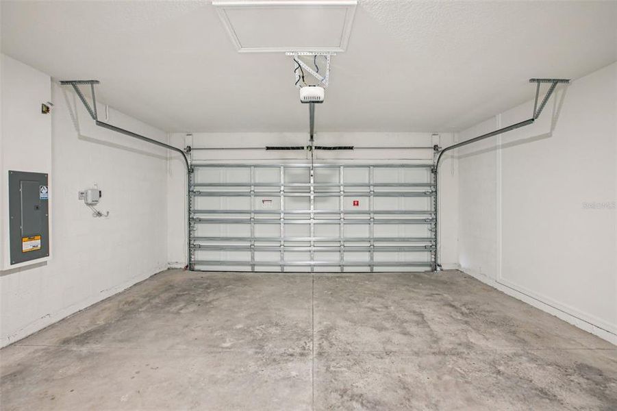 Spacious, unfurnished interior of a new home in Two Rivers - Classic Series, Zephyrhills (Image 25).