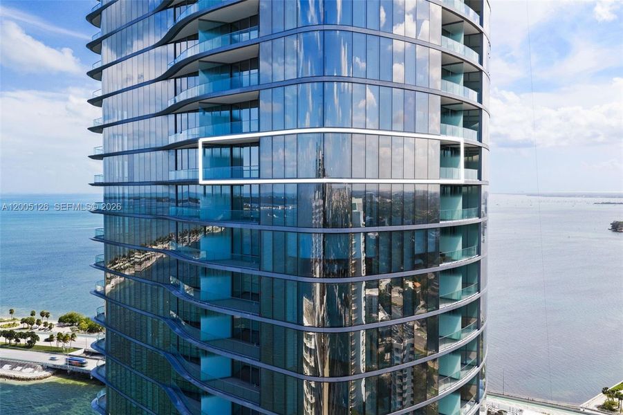 Condo located in Miami, FL showcasing its design and architecture (Image 21).