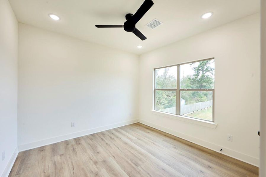 Spacious, unfurnished interior of a new home in , Houston (Image 16).