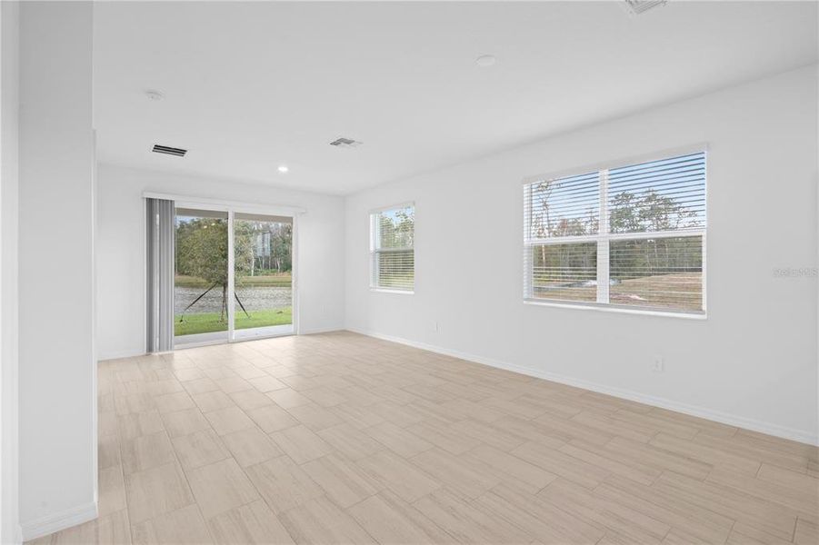 Spacious, unfurnished interior of a new home in Angeline, Land O' Lakes (Image 25).