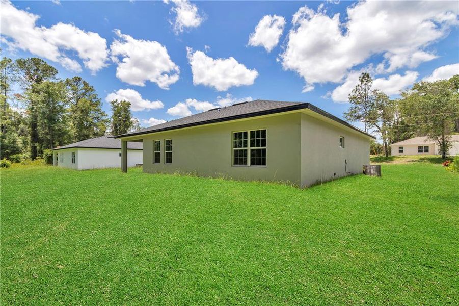 Exterior details and patio area of a home in , Dunnellon (Image 25). Exterior details and patio area of a home in , Dunnellon (Image 25).