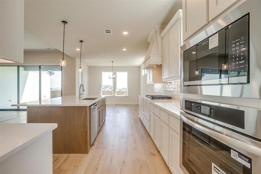 Furnished interior view inside a new home in Sweetgrass, Haslet (Image 9).