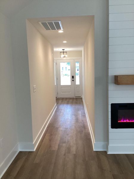 Spacious, unfurnished interior of a new home in , Hollywood (Image 12).