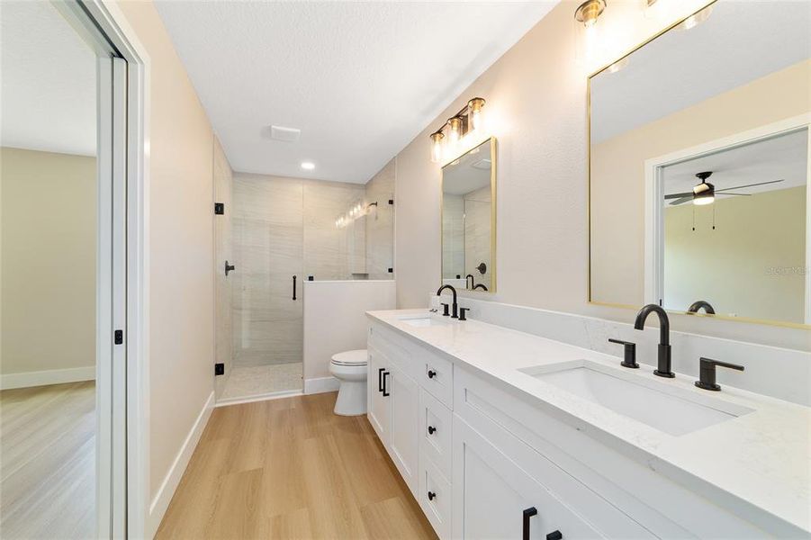 Furnished interior view inside a new home in , Dunnellon (Image 15).