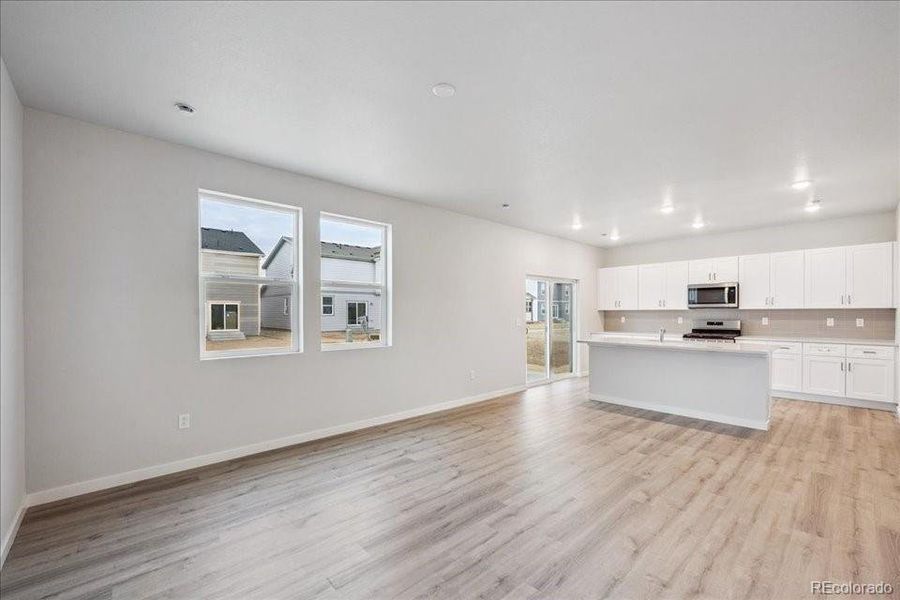 Spacious, unfurnished interior of a new home in Farmlore, Brighton (Image 17).