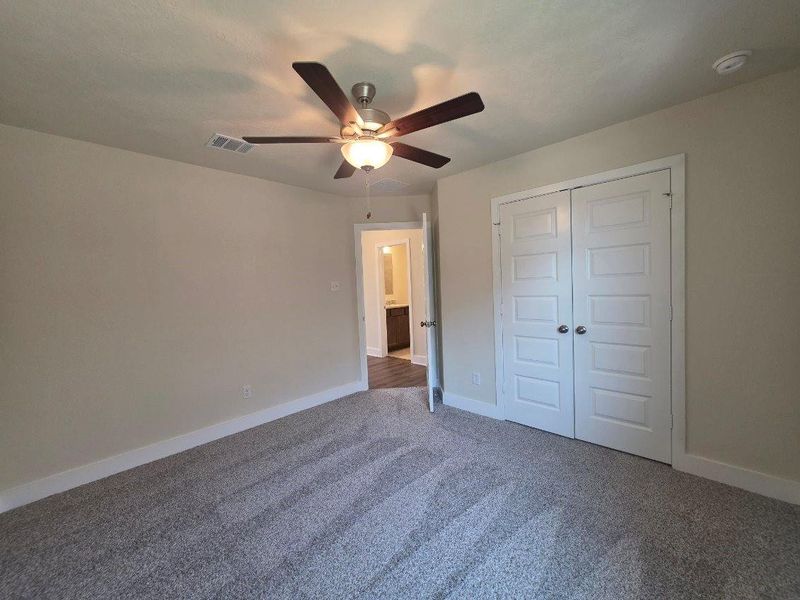 Spacious, unfurnished interior of a new home in , Brenham (Image 15).