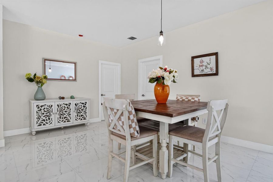 Dining area Dining area