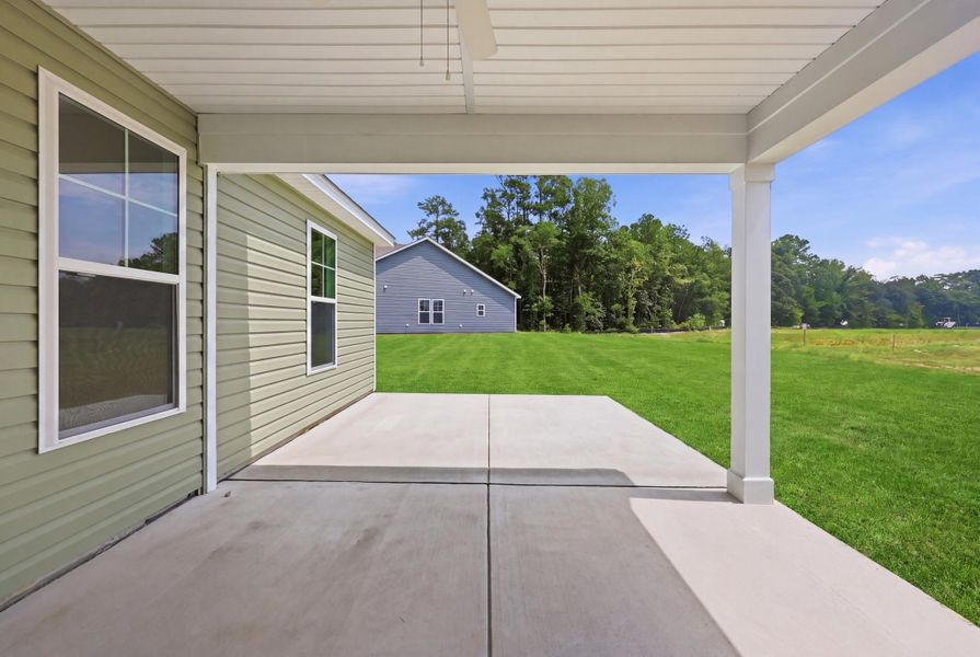 Exterior details and patio area of a home in Oak Grove, Conway (Image 3).