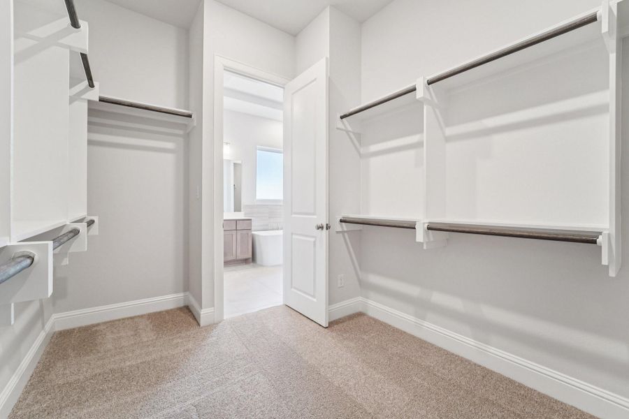 Spacious, unfurnished interior of a new home in Evergreen 70', Conroe (Image 38).