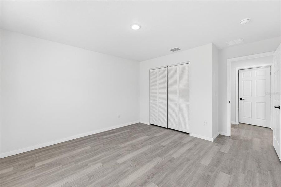 Spacious, unfurnished interior of a new home in , Ocklawaha (Image 15).