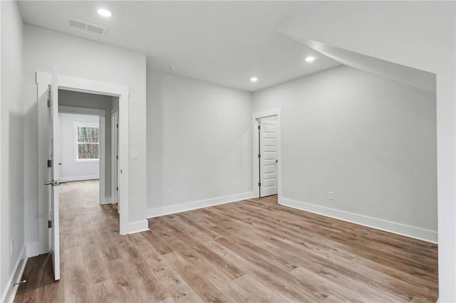 Spacious, unfurnished interior of a new home in , Clarkesville (Image 65).