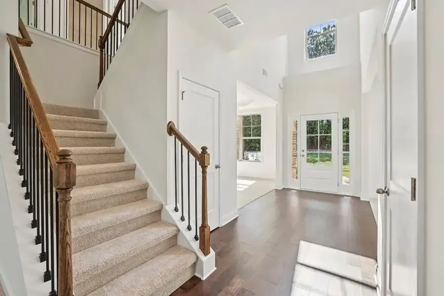 Spacious, unfurnished interior of a new home in , Sugar Hill (Image 14).