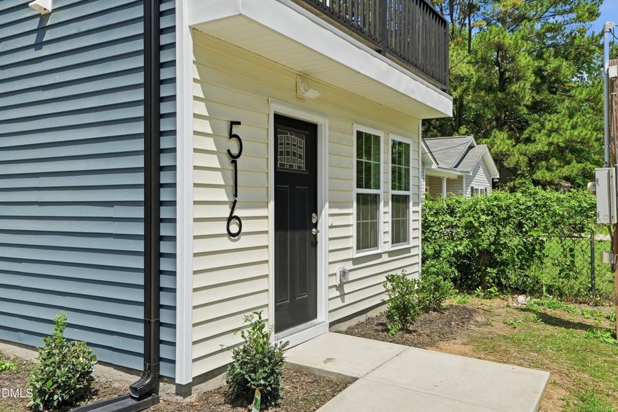 516 Singletary St SE-4