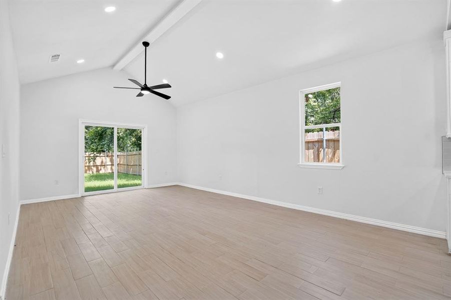 Spacious, unfurnished interior of a new home in , Paris (Image 25).