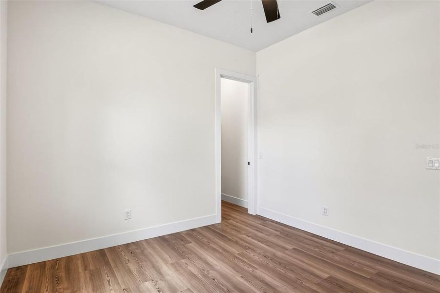 Spacious, unfurnished interior of a new home in , Dade City (Image 20).