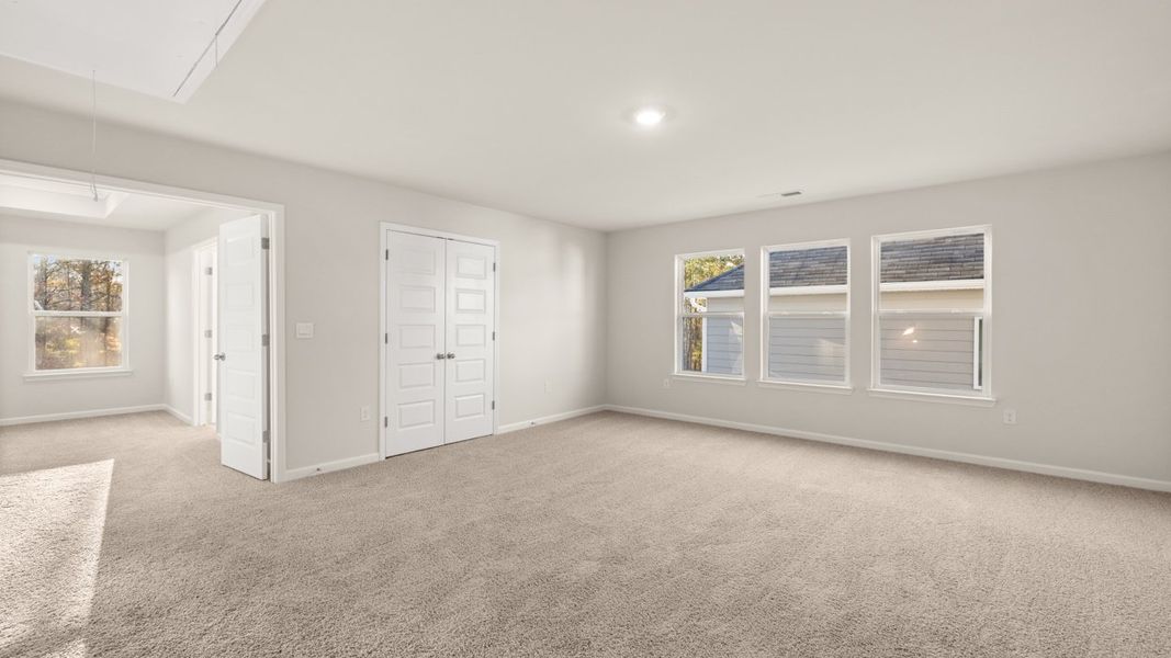 Spacious, unfurnished interior of a new home in Water Oak Estates, Lawrenceville (Image 23).