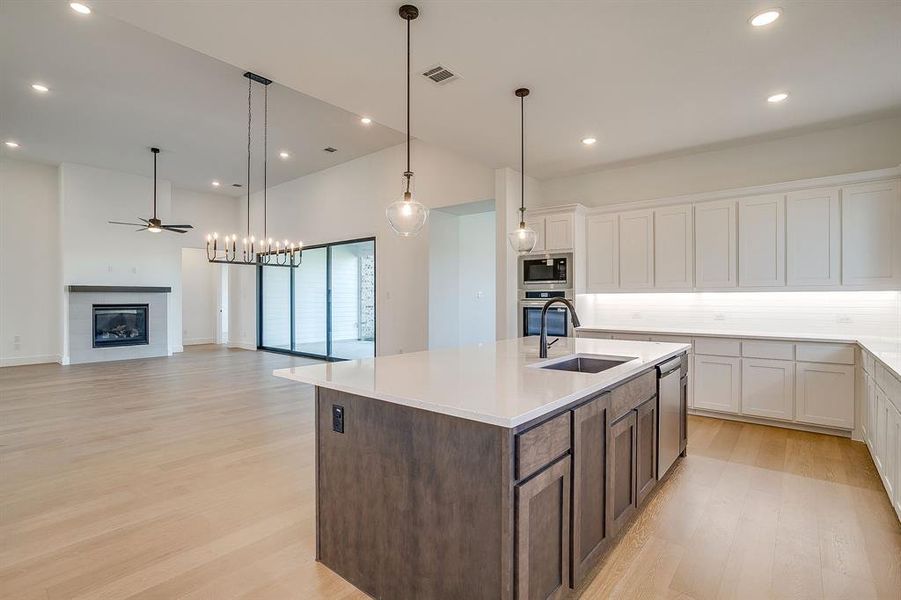 Furnished interior view inside a new home in Waterfall Ranch, Waxahachie (Image 7).